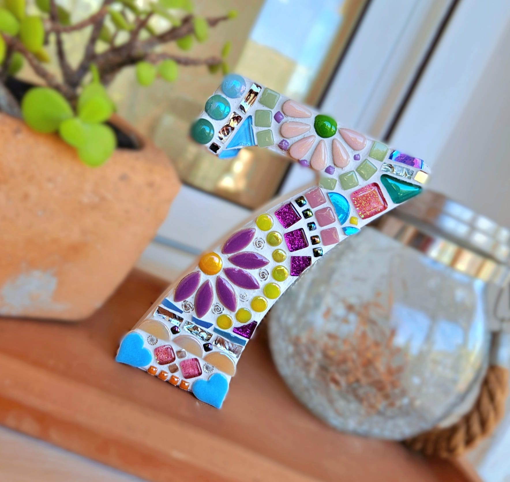 Decorative mosaic number 7.