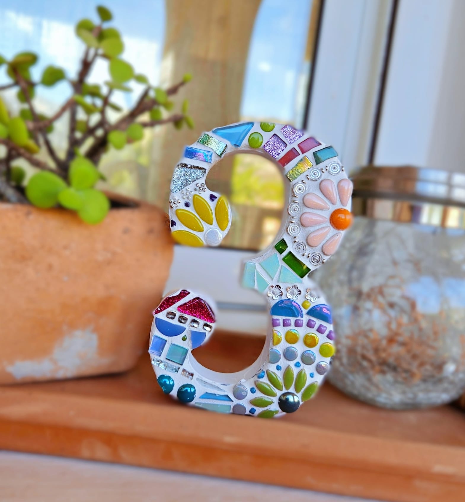 Decorative mosaic number 3.